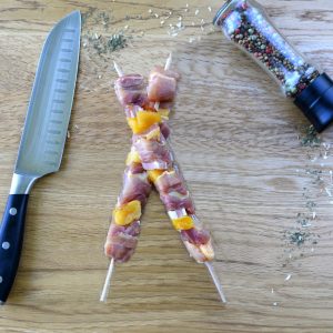 Brochettes de volaille ventrèche abricots par 6 / 0.620 KG