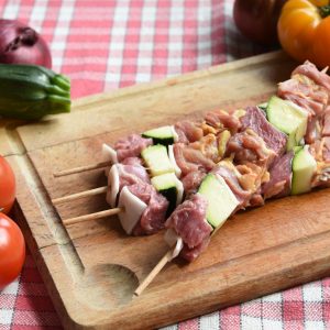 Brochettes de volaille marinées Indiennes par 6 / 0.650 KG